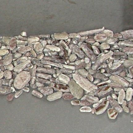 Rentiergeweih grob vermahlen nach der JEHMLICH Hammermühle