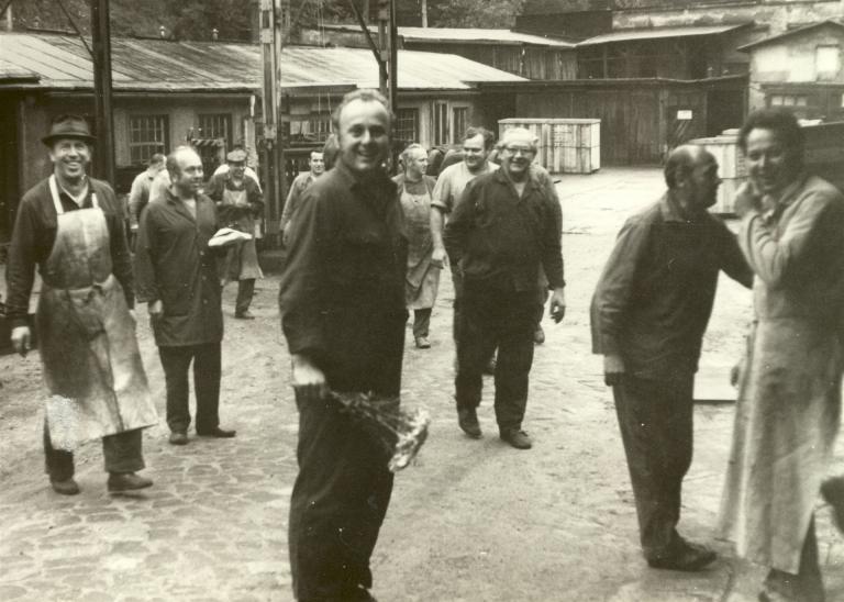 historical view of Jehmlich staff gathering on the factory yard