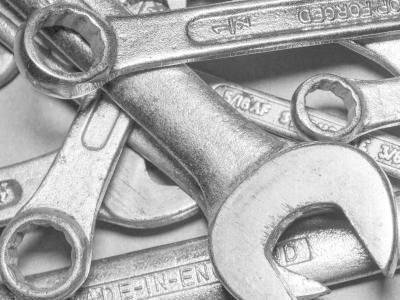 Several wrenches are intended to demonstrate Jehmlich's service readiness