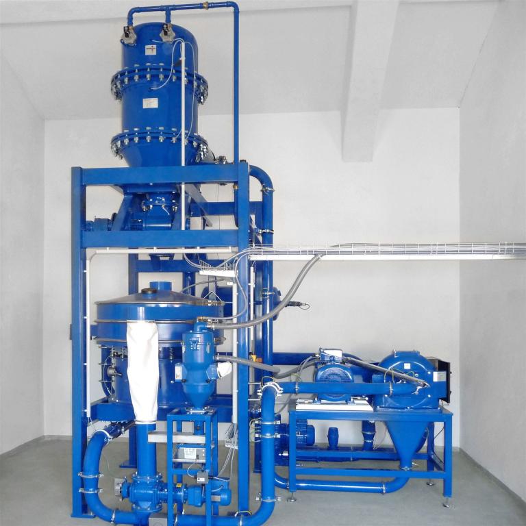 Plastic Grinding Plant with ribbed disc mill, screening machine and filter