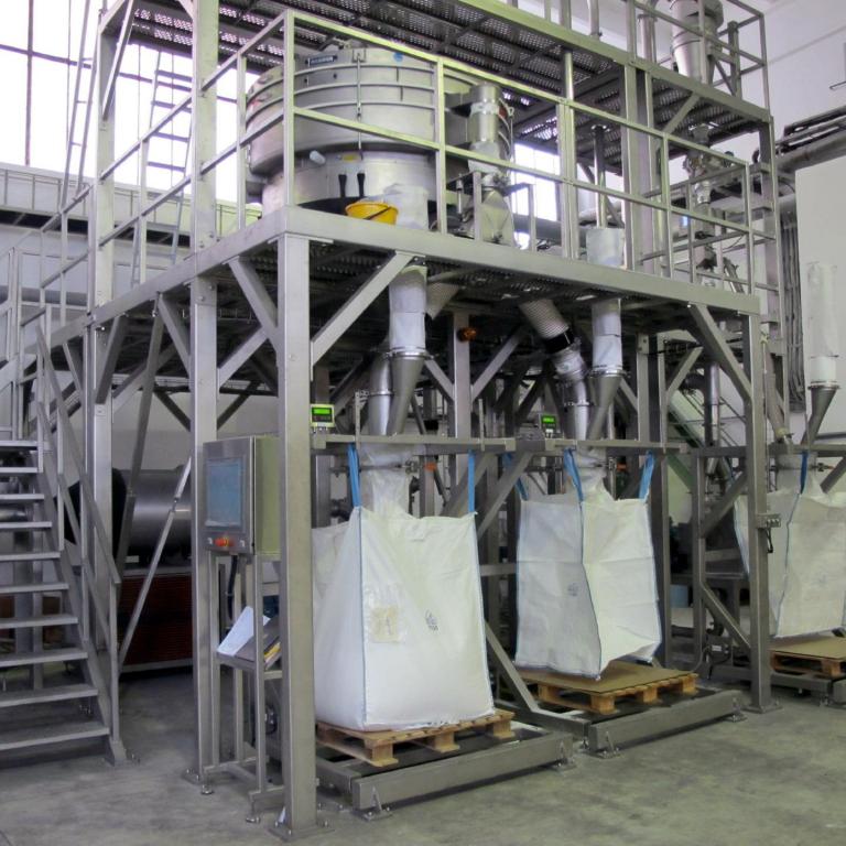Screening machine and big bag filling in a Multi-Purpose Grinding Plant for Phosphate