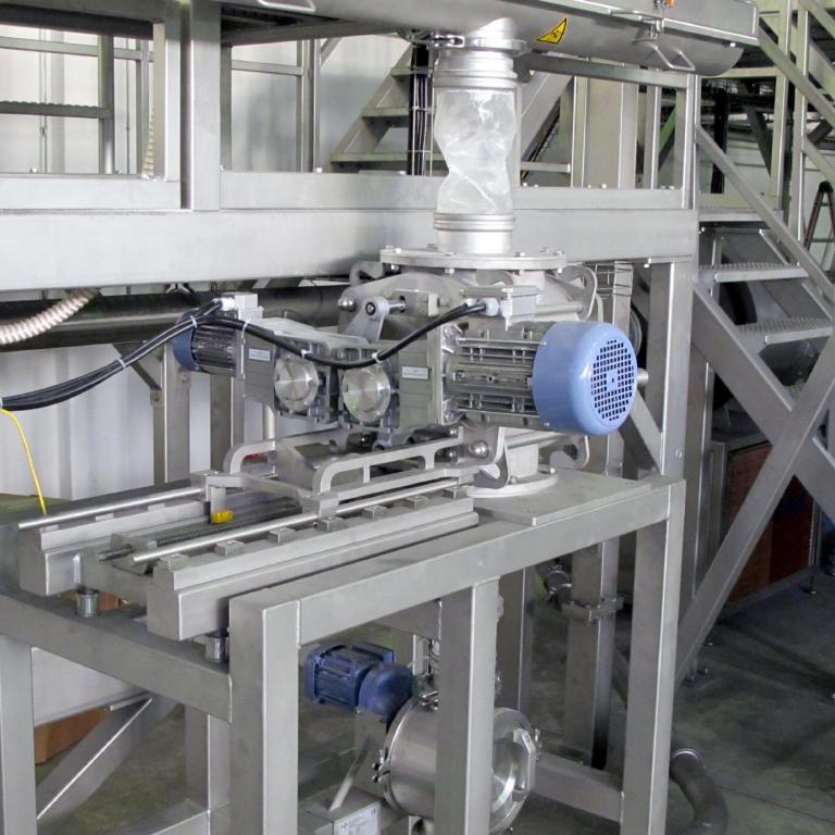 Lump Breaker in Bag Emptying System