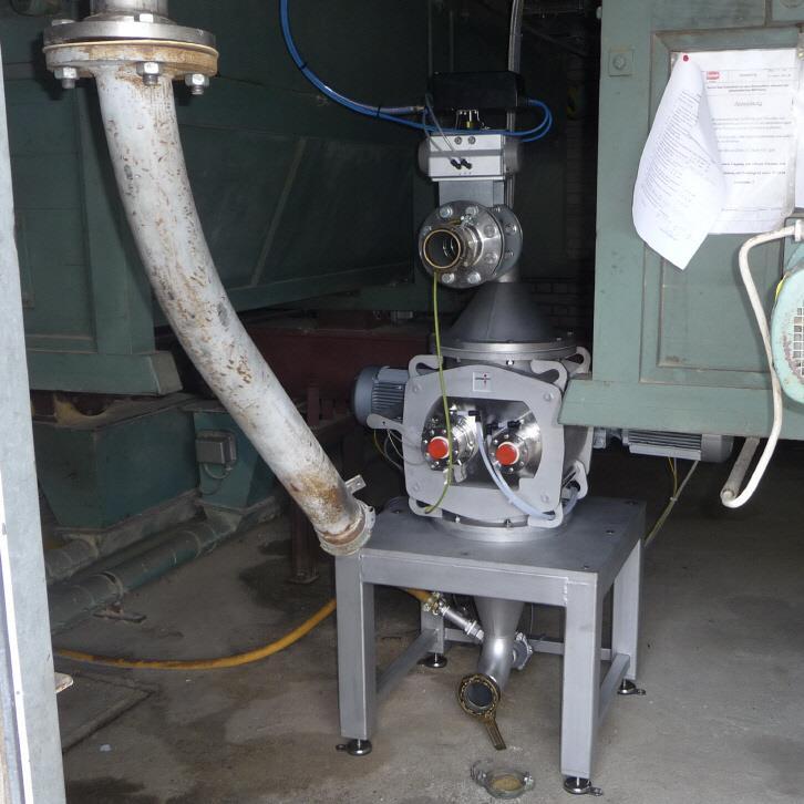 Lump Breaker for Rape Seed integrated in a pneumatic conveying of a tank truck