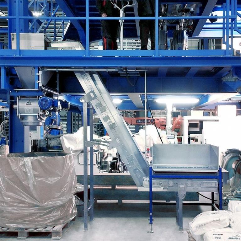 Jehmlich Lump Breaker with Z conveyor for crushing of agglomerated lumps